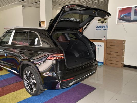 SUV 지일리 몬자로 엑시뉴 L 2.0td 오토 4WD 플래그십 버전 FWD 드라이브가 있는 가솔린 자동차