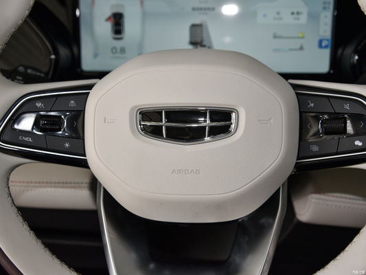 SUV 지일리 몬자로 엑시뉴 L 2.0td 오토 4WD 플래그십 버전 FWD 드라이브가 있는 가솔린 자동차