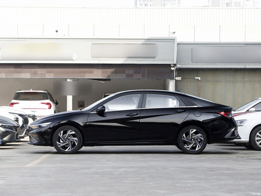 2023 현대 엘란트라 1.5L CVT 럭셔리 에디션 가솔린 자동차 좌석 5 체형 폐쇄