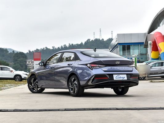 2023 현대 엘란트라 1.5L CVT GlX 엘리트 에디션 가솔린 자동차 흰색 외관 색상