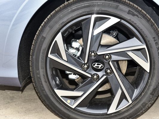 2023 현대 엘란트라 1.5L CVT GlX 엘리트 에디션 가솔린 자동차 흰색 외관 색상