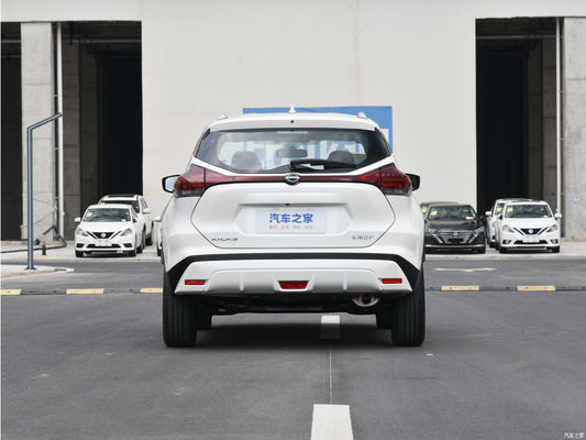 자동 변속기와 세련된 디자인으로 가솔린 엔진 2023 닛산 킵스 SUV