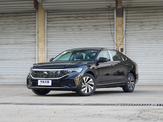 2023 모델 폭스바겐 패사트 PHEV 장기 배터리 수명 고객 요구에 맞는 고급 세단