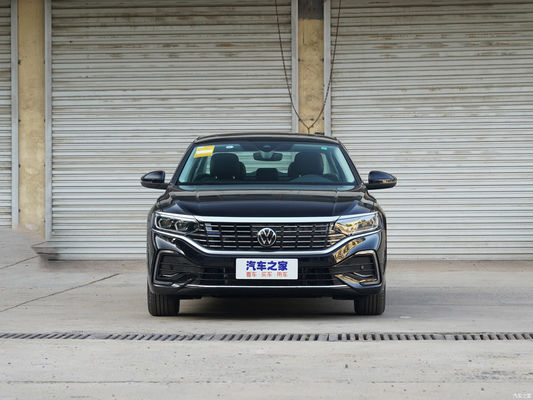 2023 모델 폭스바겐 패사트 PHEV 장기 배터리 수명 고객 요구에 맞는 고급 세단