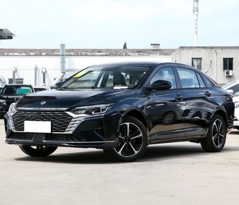 가솔린 Aeolus Yixuan Max 2024 고급 버전 세단