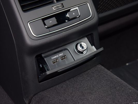 아우디 A4l 2023 45tfsi 쿼트로 자동 변속기와 함께 선택 동적 버전 세단
