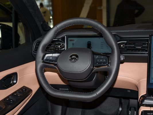400kW 2022 Nio Es8 7석 EV SUV 전면 서스펜션 형태 듀얼 위시본 독립 서스펜션